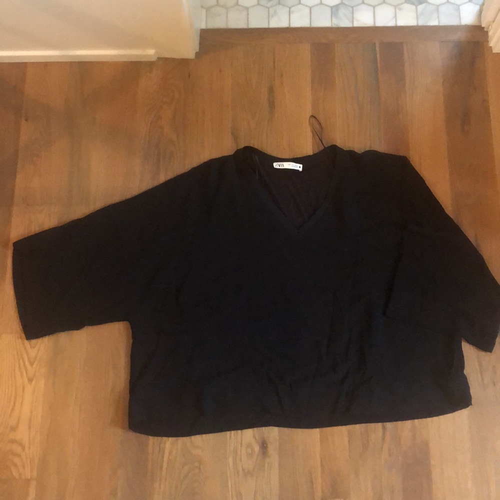 Zara batwing sheer sleeve top with lining size L